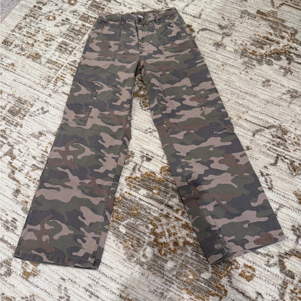 No Boundaries Camouflage Print Waistband Detail - Olive/Tan